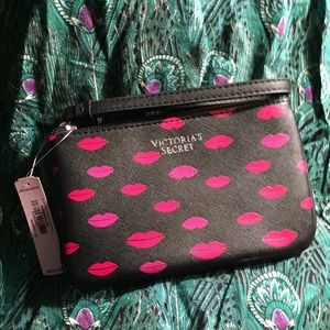 For Toria NWT's Wristlet